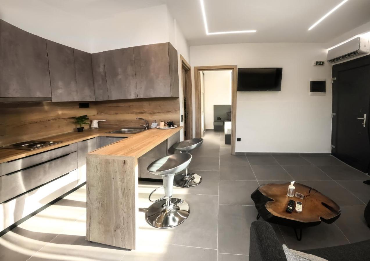 Berries Luxury Apartments Nea Moudania Exterior photo