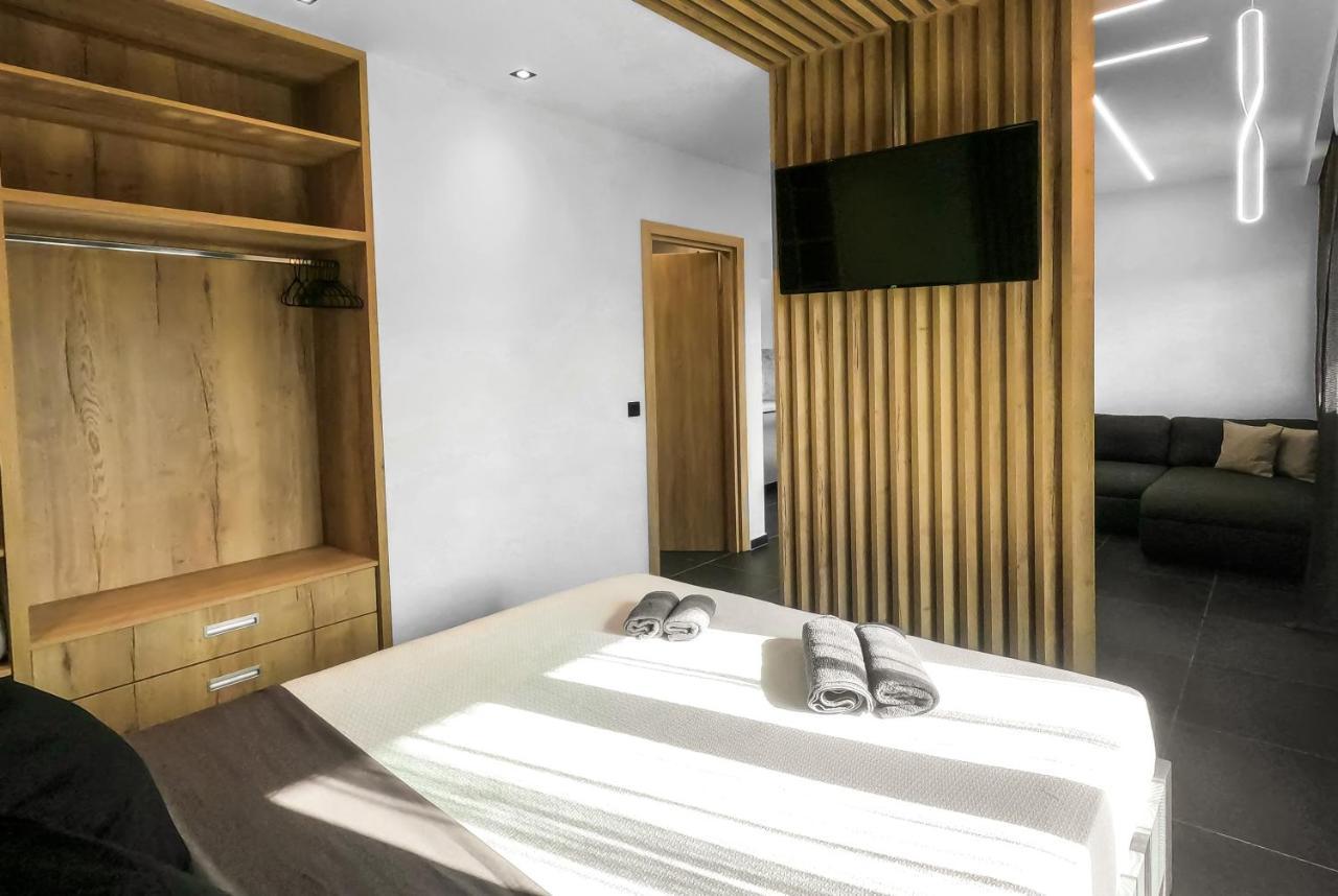 Berries Luxury Apartments Nea Moudania Exterior photo